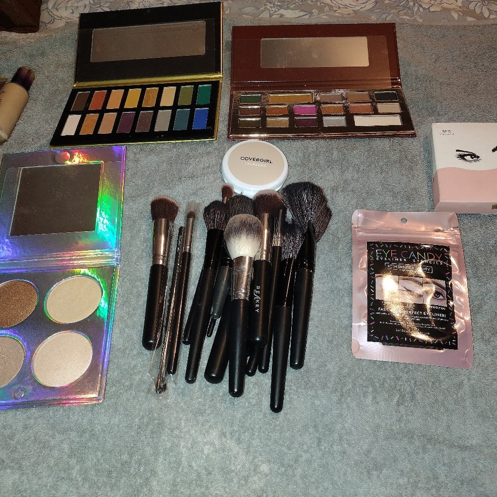 Large makeup lot